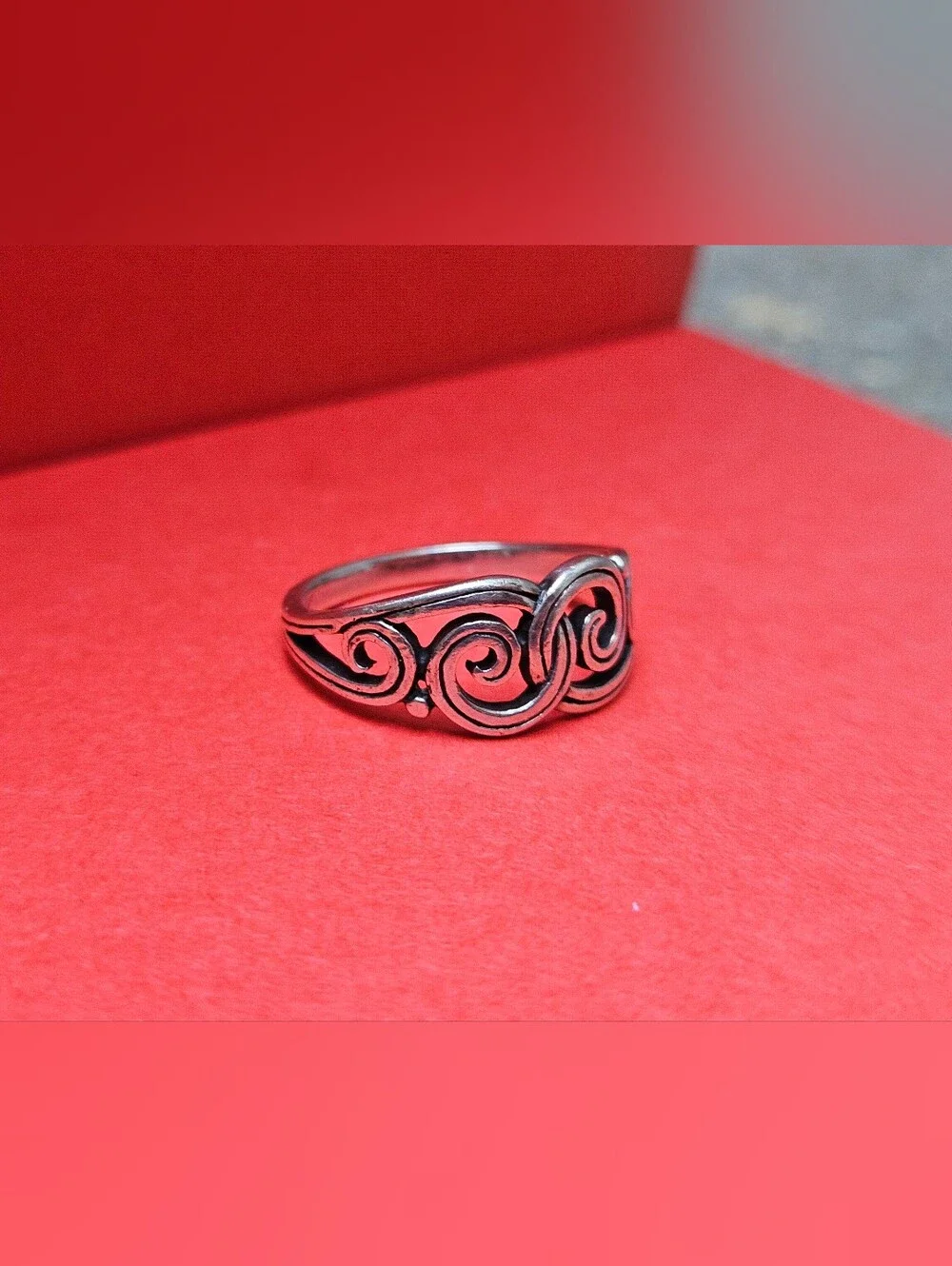 James Avery Retired Gentle Waves Sterling Silver Ring - Size 7.5
